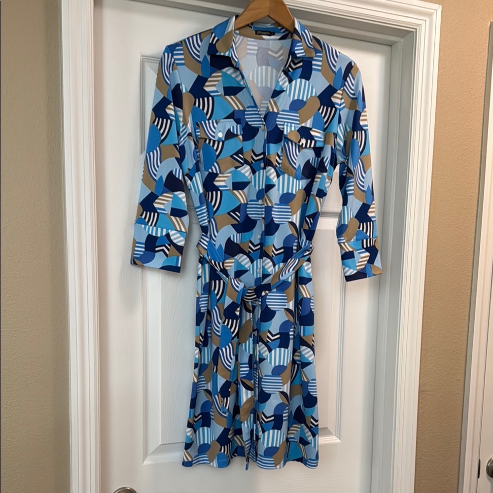 Blue and White Sheath Dress with Notched Collar